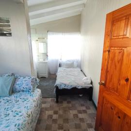 Mage B&B 1, hotel in Roseau
