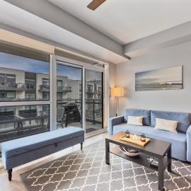 Lake Simcoe Stays - Friday Harbour's Official Rental Program - Walnut Suite, Hotel in Innisfil