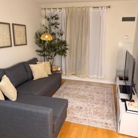 Cozy Downtown Toronto Stay Walk to CN Tower BMO FIFA Field, hotel v destinaci Toronto