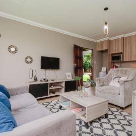 Rams Guest Suite- Private Furnished Home for Long Stays in Henley on Klip, hotel a Meyerton