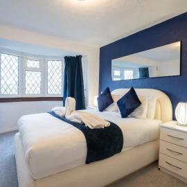 Sheldon Stay, 4 bed, 2 miles to NEC, BHX, JLR