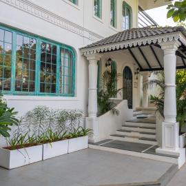 Luxurious 4bhk villa with Pvt pool and courtyard, hotelli kohteessa Parra