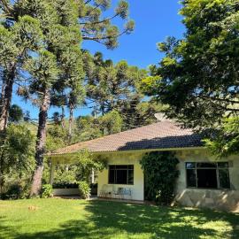 Memora Guesthouse Bateias - Casa Inteira ou quartos em chácara, hotel a Campo Largo