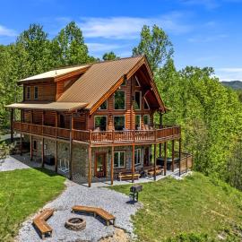 Ridge View Lodge - Nature and Mountain View - Hot tub - Firepit - Yard - Games