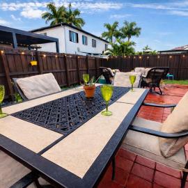 Spacious Miami Home for Groups w Patio,BBQ,Fire Pit