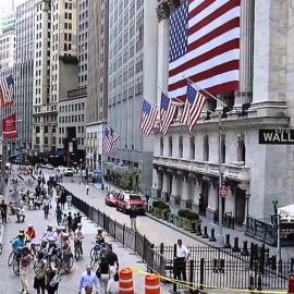 wall street large Private Bedroom ,High Speed Internet -Female only