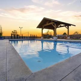 Private Beach Volleyball Pool Retreat, Hotel in Las Cruces