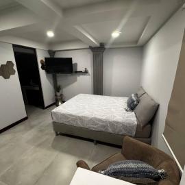 Studio 05 in Santa Ana Central, Convenient, and Comfortable