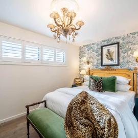 Luxury Cosy 2 Beds Near Train shops & Nature
