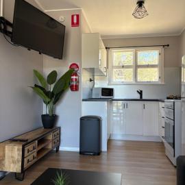 Cooma Holiday Park, hotel di Cooma