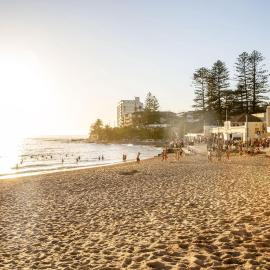 Convenience Meets Coastal Living with Parking, hotelli kohteessa Cronulla