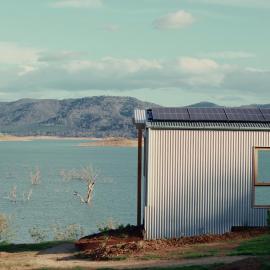Lake Eildon Cabin with Lake Views, Plunge Pool & Outdoor Cinema，Bonnie Doon的飯店