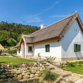 Klementina's Guest House - Happy Rentals
