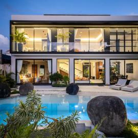 NEW 6BR Luxury Estate I Butler I Jacuzzi I Breakfast I in the central Pererenan Canggu