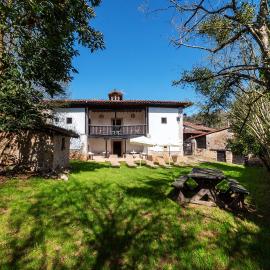 La Quintana de Los Valles, hotel u gradu Benia