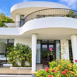 Khu Nghỉ Dưỡng Ivory Villa Resort, hotel in Lương Sơn