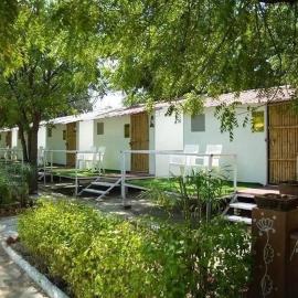 Dhinga Masti Resort by Wanderama, hotel em Pātri