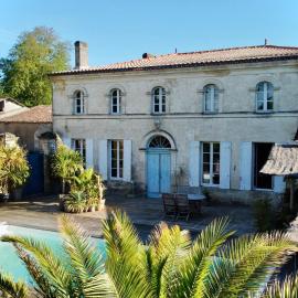 La Parenthèse des Vignes, hotell i Saint-Genès-de-Blaye