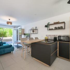 Villa Eden - Maison de ville au coeur de Menton, plage à 7 minutes, hotel i Menton