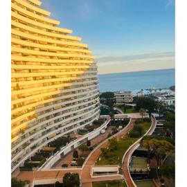 Casa Monica Nizza VILLENEUVE-LOUBET, hotel in La Celle-sous-Gouzon