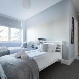 3 bed, central, parking, Conference centre 5 mins- The Harrogate Hub
