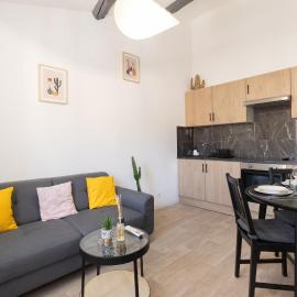 Le Rabelais - Centre-ville - Clim - Wi-Fi, hotell i Cavaillon