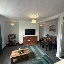 SeaView Apartment 1 bedroom 2 beds up to 3 people, hotel en Lowestoft