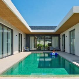 Modern Luxury 4BR Pool Villa by the Sea E3