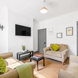 3-bedroom townhouse Short Term Rental & Flexible Renting Lincoln With Free WiFi & Free parking
