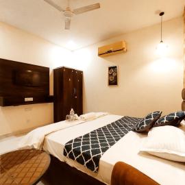 HOTEL SILVER A - Favorite of Families, Corporates & Couple