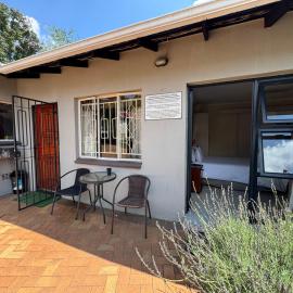 8 Ibis Lane Guest House