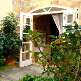 L'Artiste Guest House
