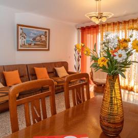 Brisa de Sesimbra - Spacious Family Apartment, 5min Walk to the Beach with Private Parking, hotel in Sesimbra