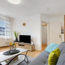 Ferienwohnung oberhalb vom Hafen 2, готель у місті Зассніц