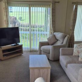 2 Bed Caravan - Sleeps 6 - Pets - Pool - Parking, hotel u gradu 'Newquay'