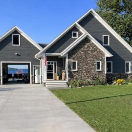 Snowmobile South Manistique Lake Lakeside Luxury, hotel v mestu Curtis