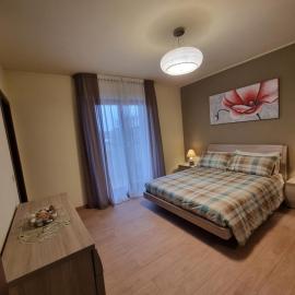 Casa Raut - Spacious 2-Bedroom or 3-Bedroom Apartment near Pordenone and Aviano - Quiet Area, hotel u gradu Cordenons