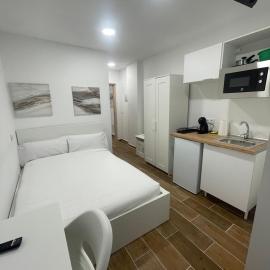Apartamentos Alcorcón Central by gaiarooms, hotel in Alcorcón