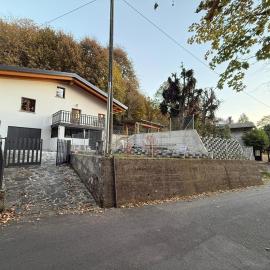 Le Petit Chalet, hotel u gradu Garzeno