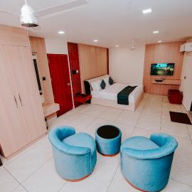Empire Suites, hotel em Erāttupetta