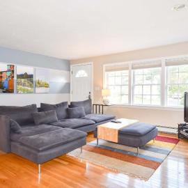 Fully Renovated Walk to Scargo Lake, hotell i Dennis