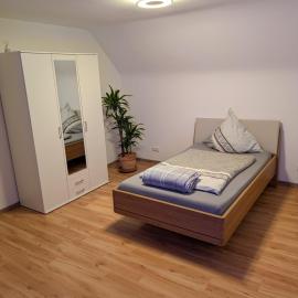 Google Smart Home Unterkunft - 1, hotel in Kenn