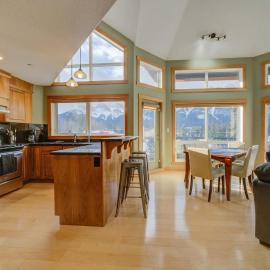 212 Alpine Village Spacious 2Bed-2Bath-Mtn Views!