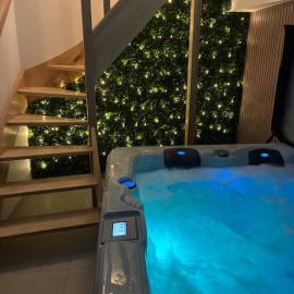 Duplex with Jacuzzi - Grand place Arras, hotel v destinácii Arras