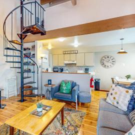 Family-Friendly Condo with Pool Tennis Deck & Walk to Beach Access、キングスビーチのホテル