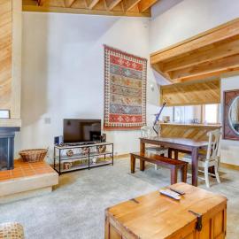 Cozy Northstar Mountain Retreat, hotel in Kingswood Estates