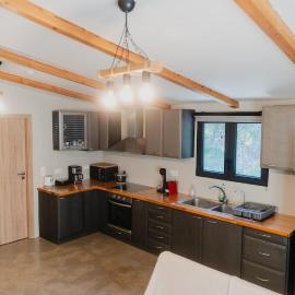 Aigeas Garden Apartment Near Beach Free Parking