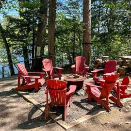 Lakefront Escape w/ Dock, Water Toys & Grill, hotel in Greenwood