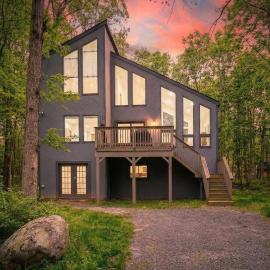 Pocono Escape Fire Pit Game Room Lake Access