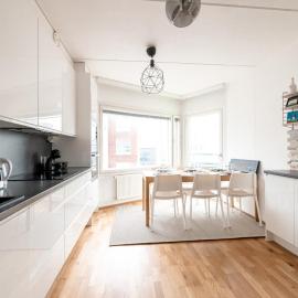 2ndhomes Cozy Spacious 79m2 2BR Apartment with Sauna